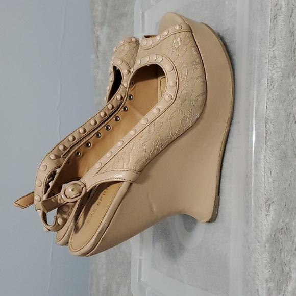 Beige platform sandal size 9 - Picture 3 of 7